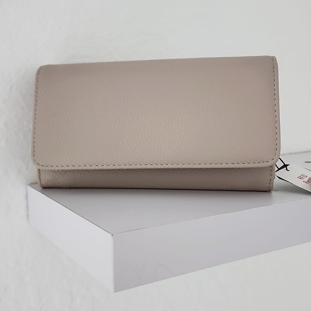 Julia Buxton Women's Pebble Vegan Leather Bianca Trifold  Pale Pink Wallet